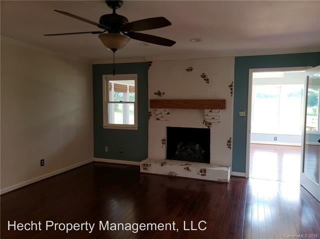 Building Photo - 3 br, 2.5 bath House - 1318 Strawberry Lane