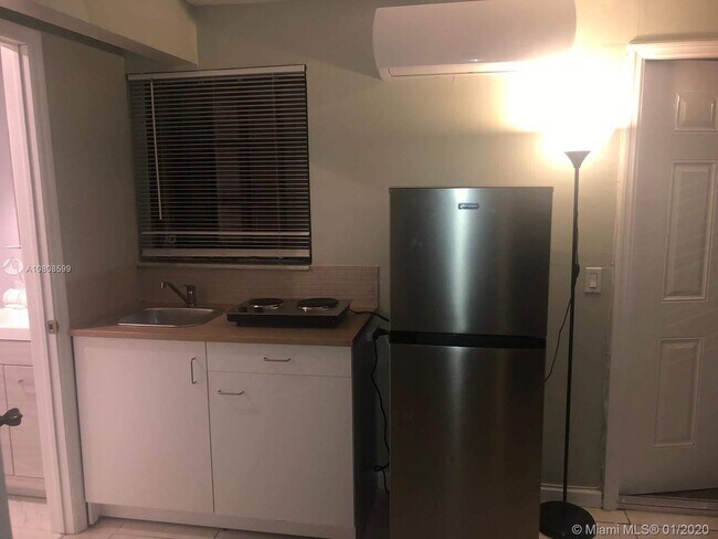 Foto del edificio - 240 NE 174th St