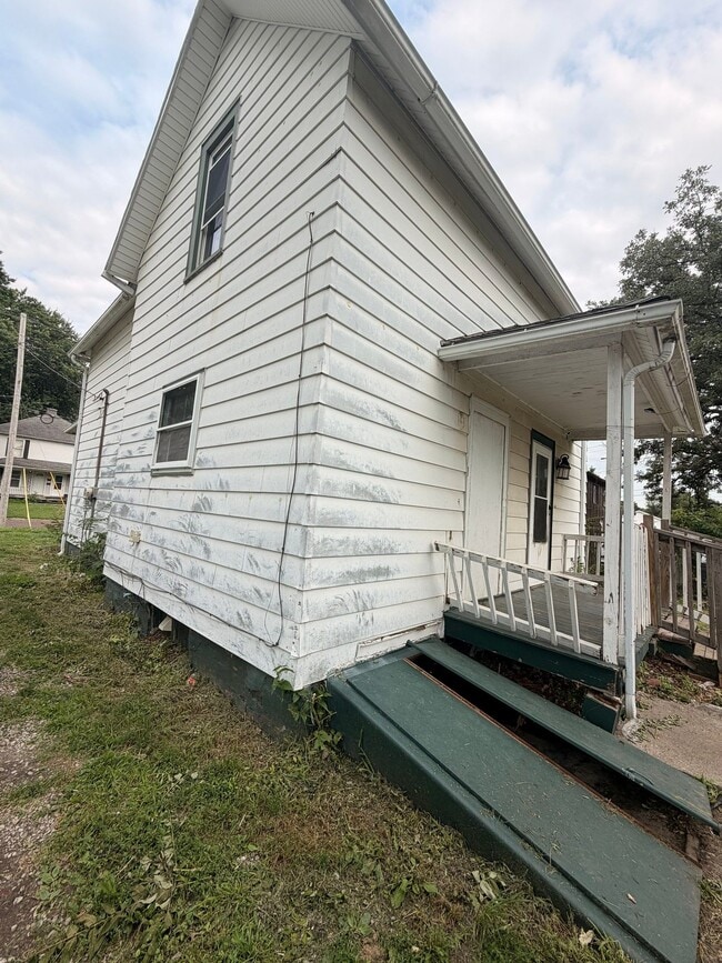 Building Photo - 235 S Whitesboro St