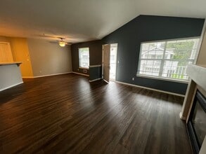 Building Photo - 1886 Kennedy Pl