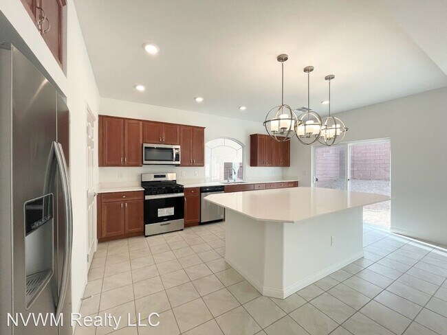 Building Photo - 4 br, 2.5 bath House - 7771 Westwind Rd