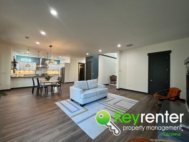 Foto del edificio - Brand New Magnificent 4bed/3bath Luxurious House in Lakebay!