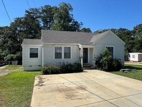 Building Photo - 508 Maple St