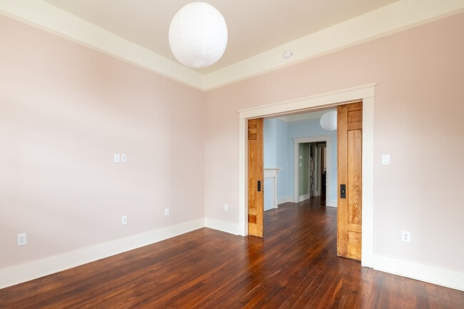 Building Photo - 2015 Kerlerec St