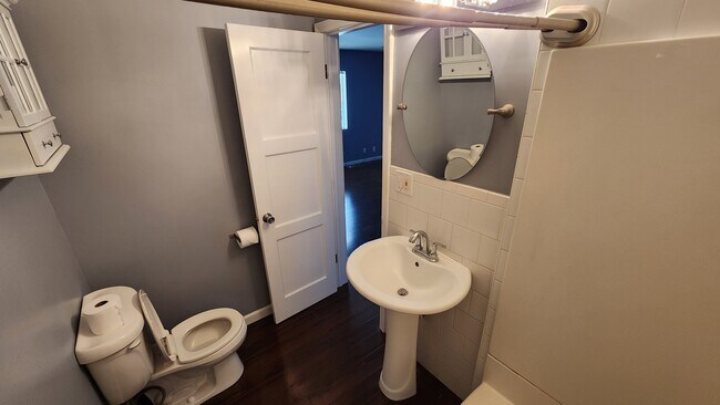 Foto del edificio - 8131 Lloyd Ave