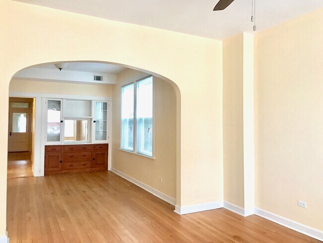 Foto del edificio - 2960 N Lincoln Ave