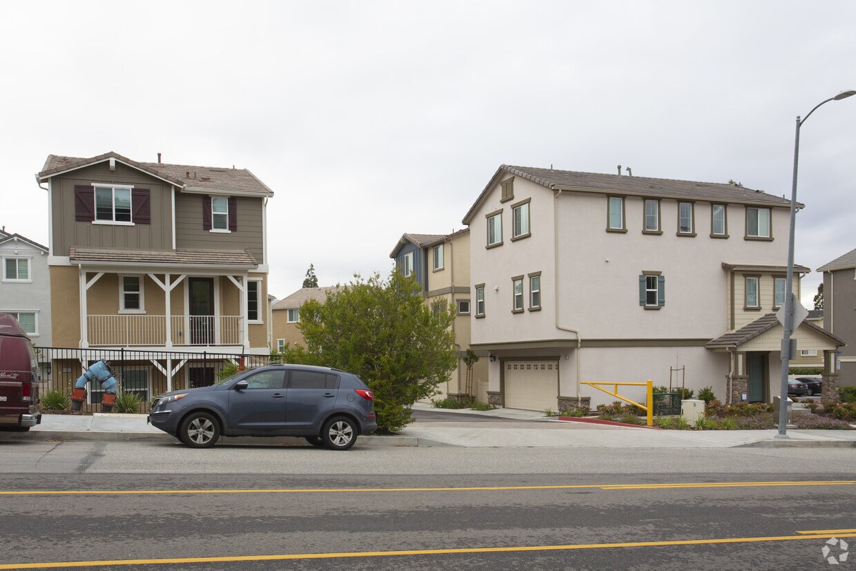 22001 Nordhoff St, Chatsworth, CA 91311 Apartments Chatsworth, CA