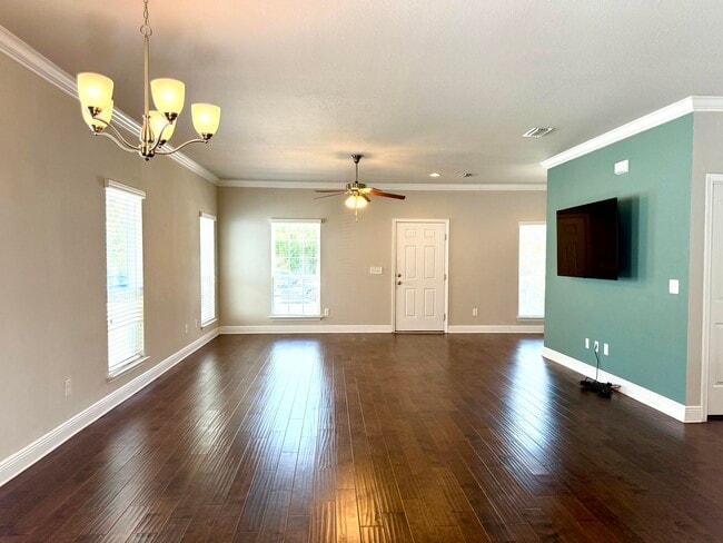 Foto del edificio - 163 Mosaic Oaks Cir