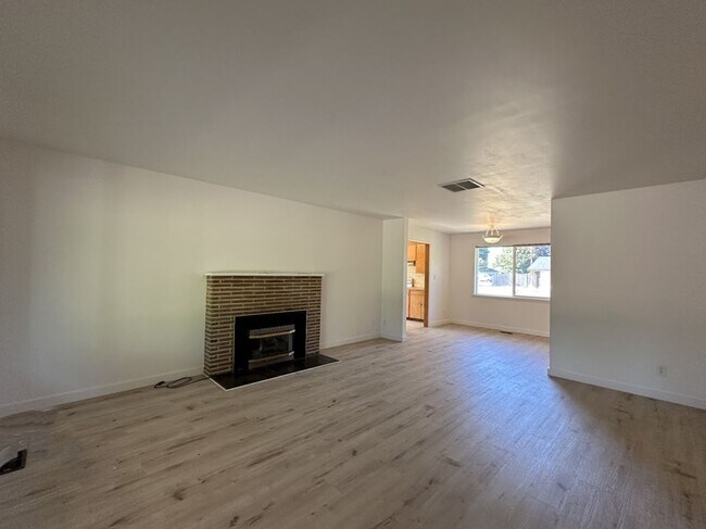 Foto del edificio - 2 bedroom - Retro Charmer in the Heart of ...