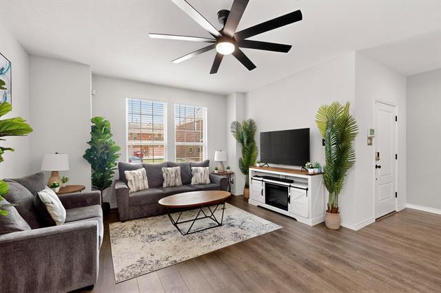 Foto del edificio - 2101 Steer Creek Pl