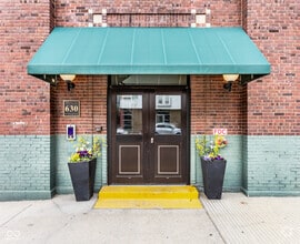 Building Photo - 630 N College Ave