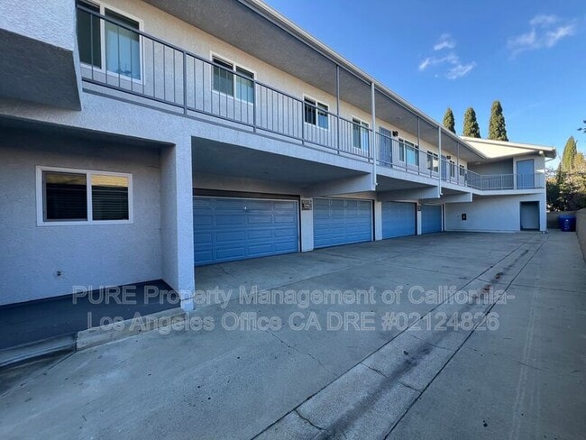 Foto del edificio - 1639 W 205th St