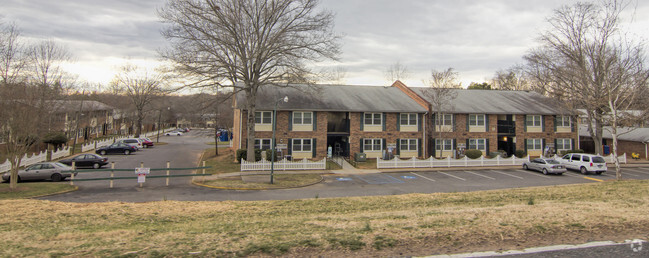 Foto del edificio - Laurel Hill Apartments