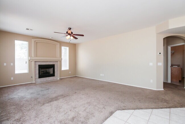 Foto del edificio - 1334 E Harrison St