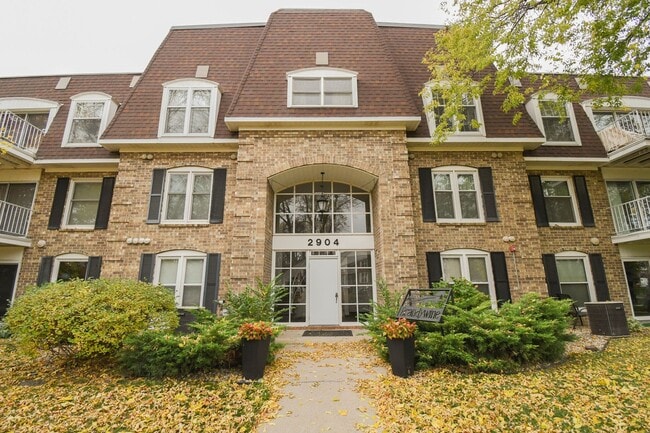 Foto del edificio - Spacious Country Club Estates Condo with P...