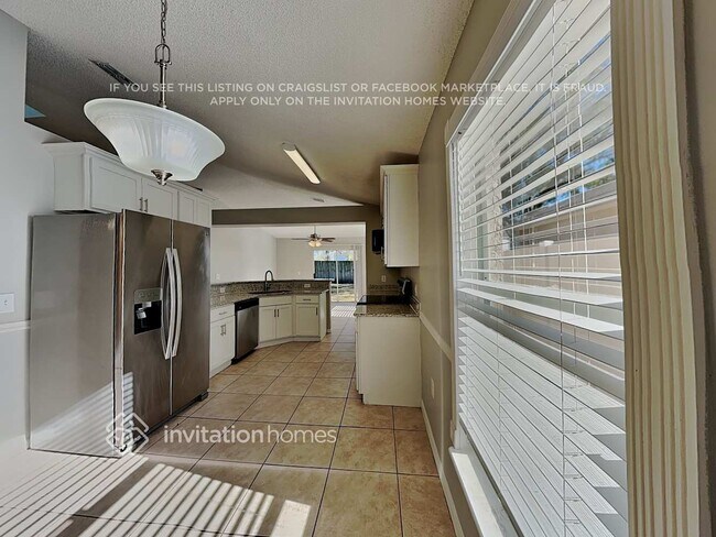 Building Photo - 14520 Lake Price Dr