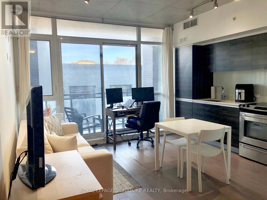 Primary Photo - 1190 Dundas St E