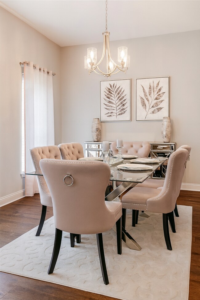 Foto del edificio - 8484 Holley Hills Cir