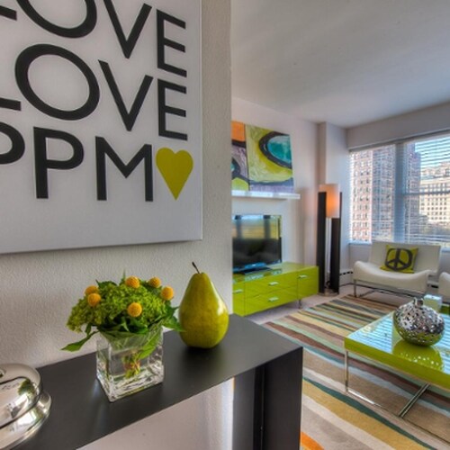 Foto del edificio - 350 W Oakdale Ave