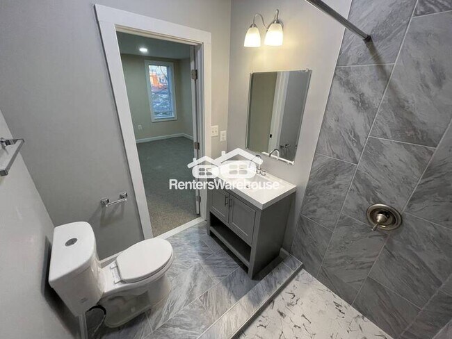 Foto del edificio - 921 N Patterson Park Ave
