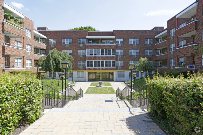 Building Photo - Hampshire House