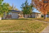 Primary Photo - 4 br, 2 bath House - 201 E Holly Ave.