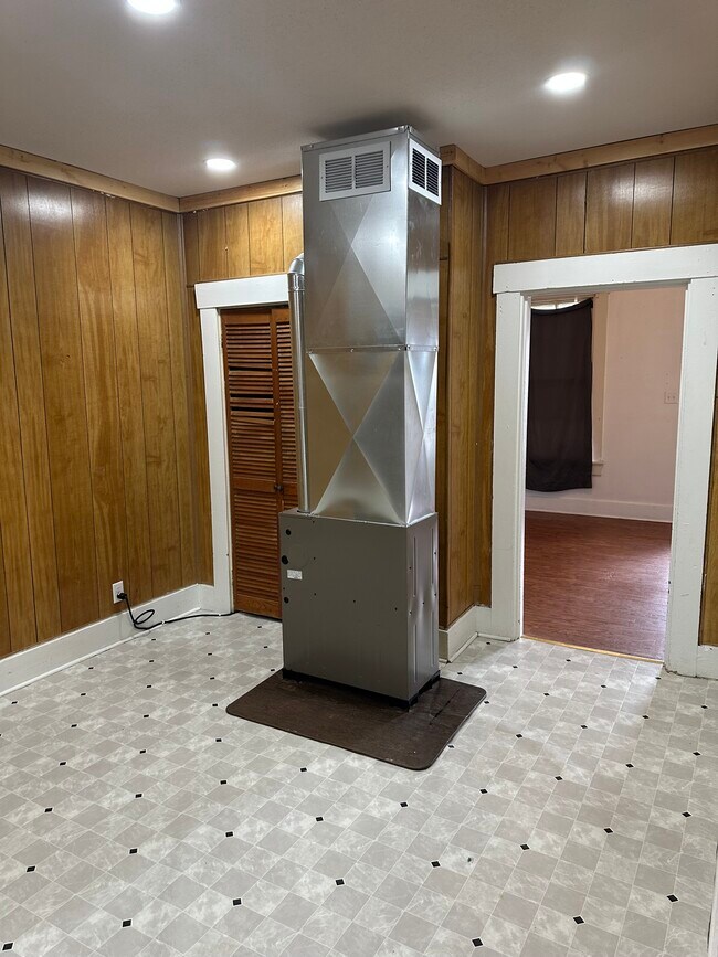 Foto del edificio - 414 W 7th St