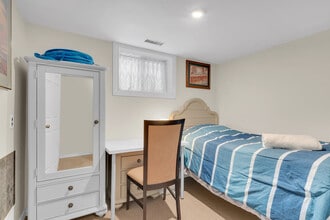 Building Photo - 46 Falaise Rd