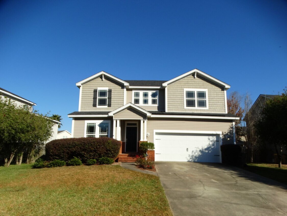 Primary Photo - 5 bed 3.5 bath