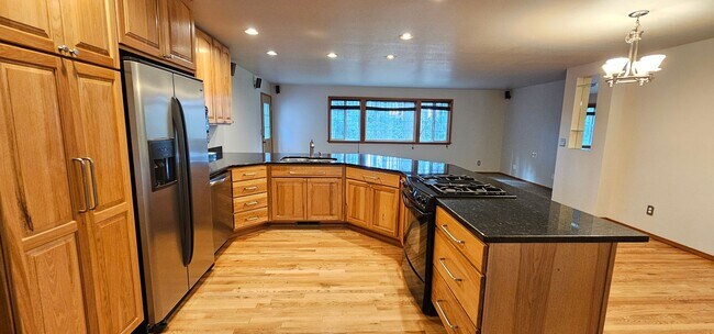 Building Photo - Spacious McCormick Woods Home