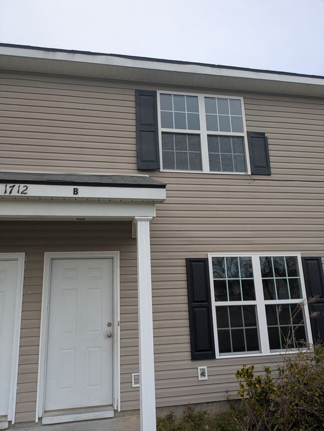 Building Photo - 1712 Almond Tree Pl