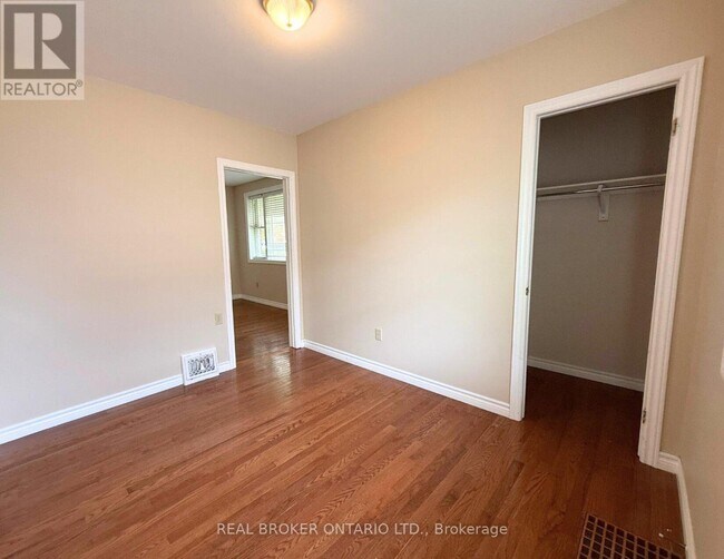 Photo du bâtiment - 315 E 22nd St