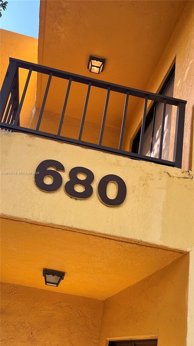 Foto del edificio - 680 NW 114th Ave