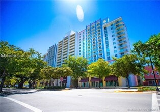 Building Photo - 3000 Coral Wy