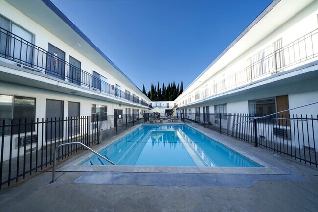 Foto del edificio - 20445 Saticoy St