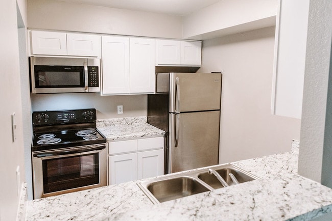 Building Photo - Spring Brook