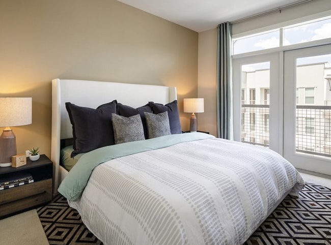 Building Photo - 3311 Blackburn-2211