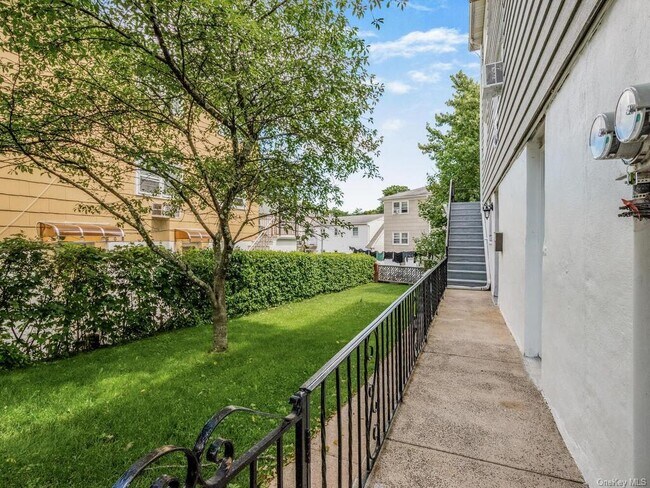 Foto del edificio - 2 Bryn Mawr Pl