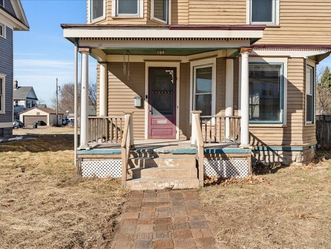 Building Photo - 1517 9th Ave