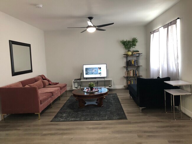 Furnished living room - 2904 Richfield Blvd