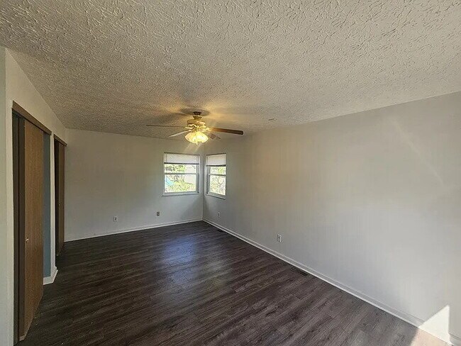 Foto del edificio - Beautiful and spacious 3 bedroom 2 full bath ranch in the highly desired Pickerington Schools dis...