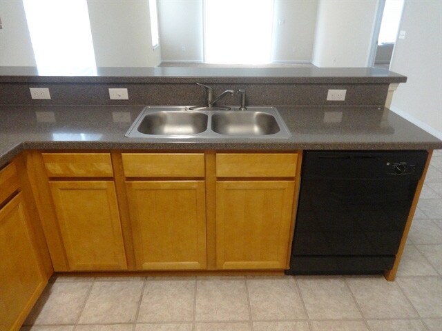 Foto del edificio - 5734 Village Pond Cir