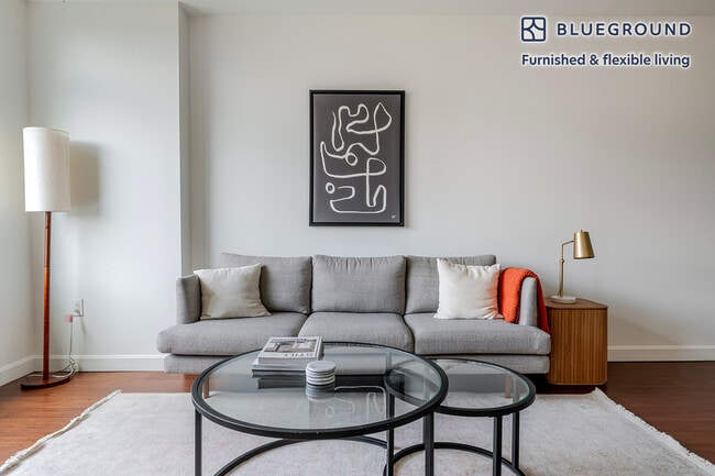 Building Photo - 100 Landsdowne St