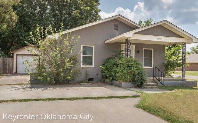 Foto del edificio - 2 br, 1 bath House - 1201 N Crawford Ave