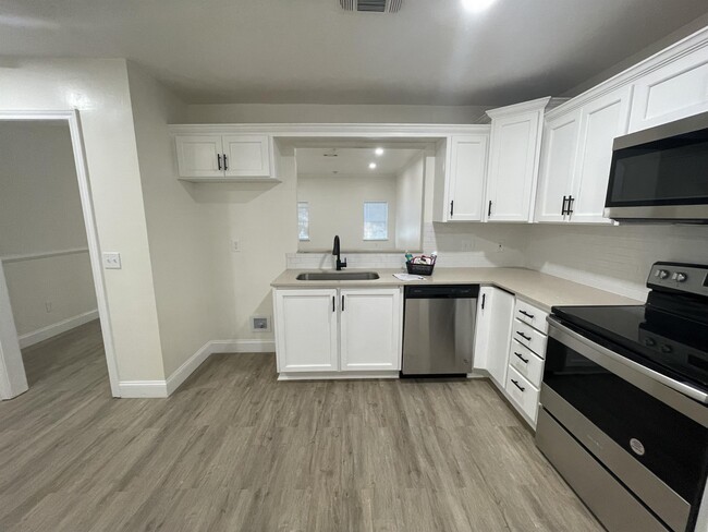 Building Photo - 10503 Linda Ln