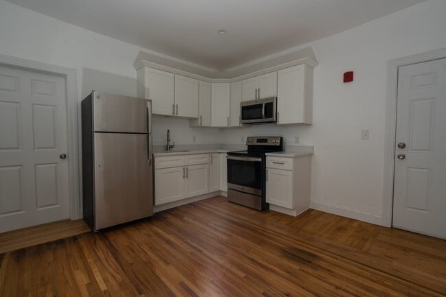 Building Photo - 11 Park St