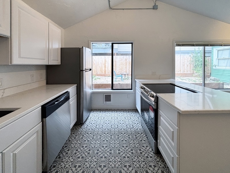 Photo - 734 East 14th Avenue - C