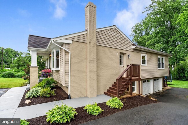 Building Photo - 3301 Jermantown Rd
