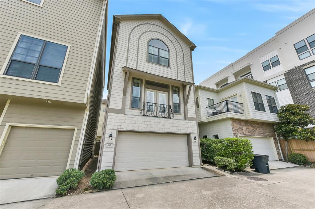 Foto principal - 905 Garden Oaks Trce