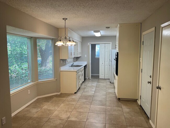 Foto del edificio - 211 Turtle Creek Dr